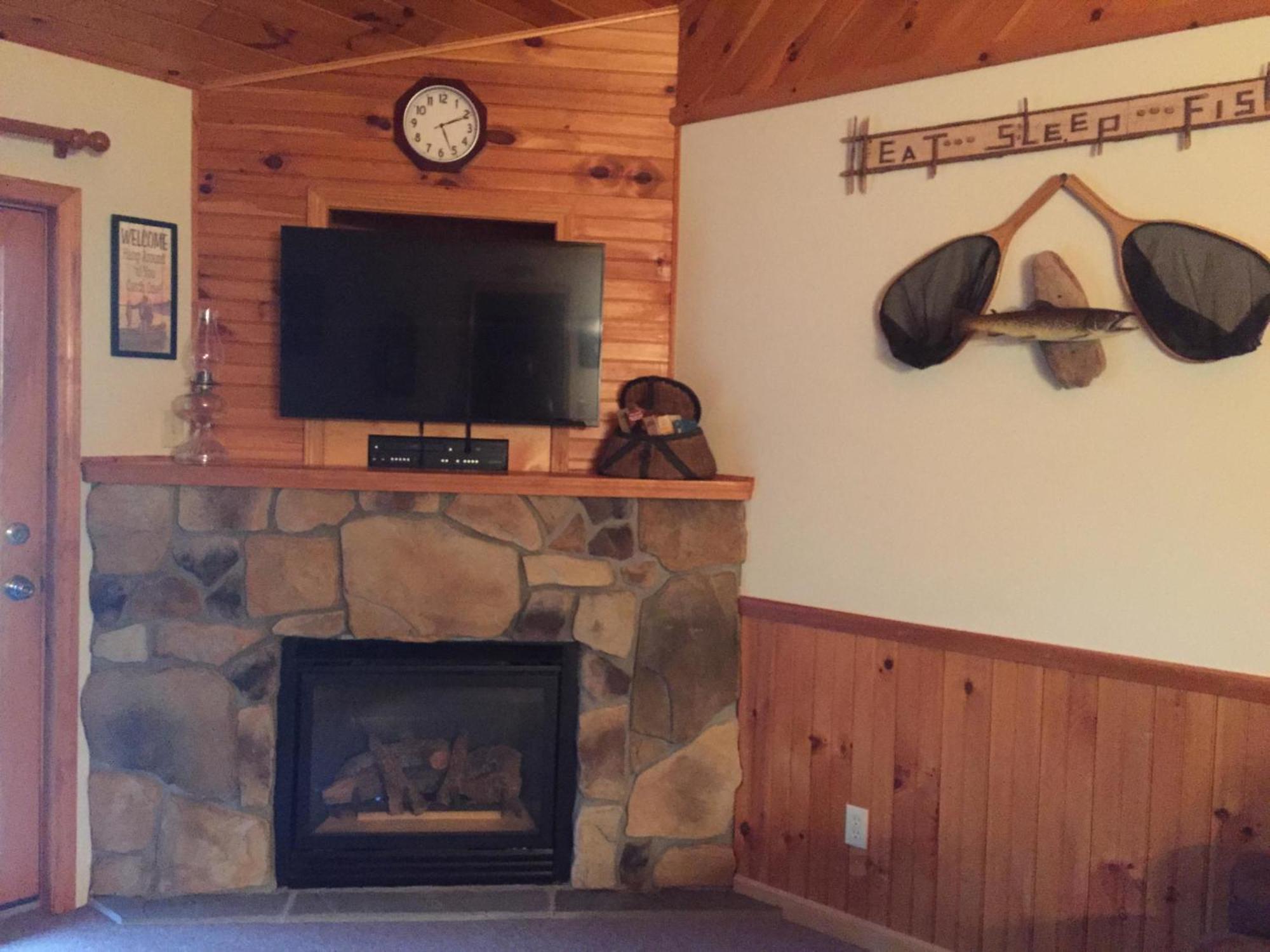 Rough Cut Lodge Gaines Номер фото